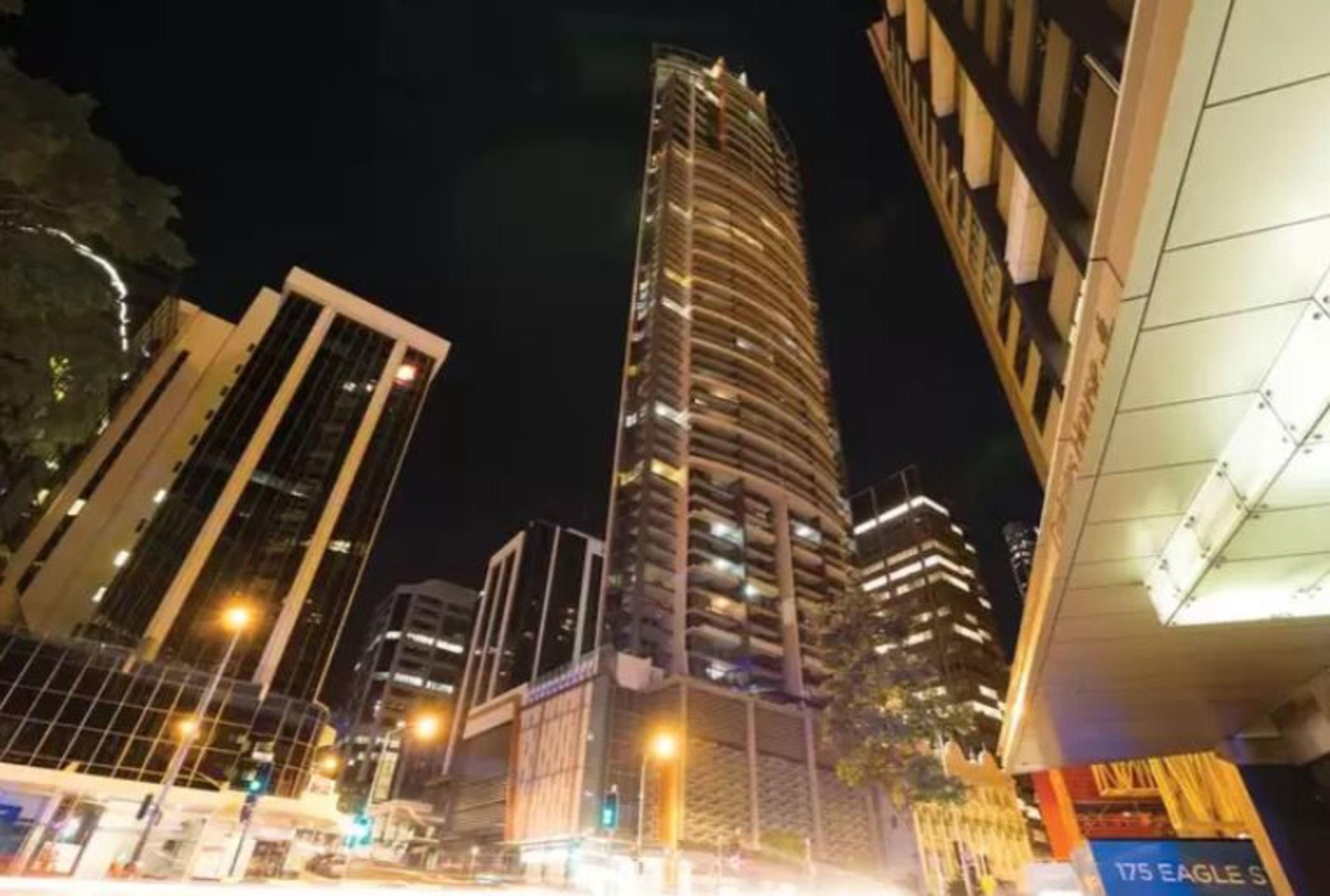 Oaks Brisbane Aurora Suites Luaran gambar